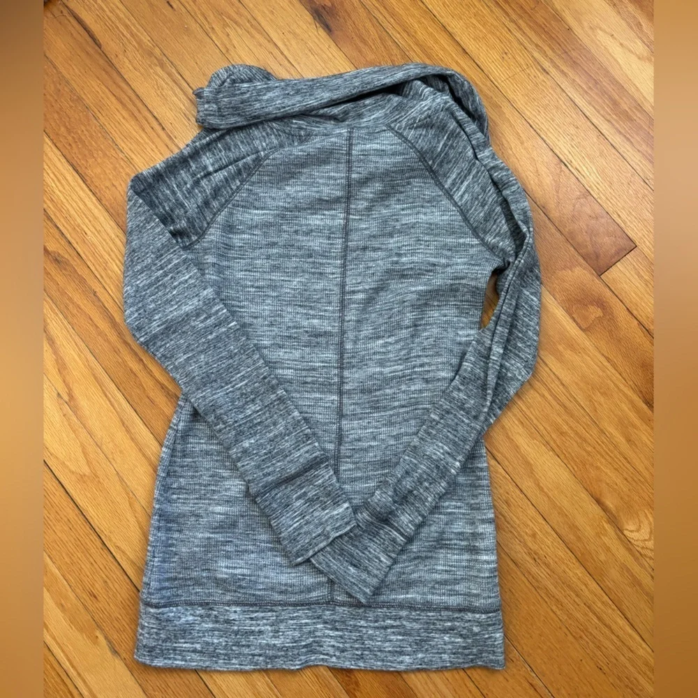 Eddie Bauer turtle neck - Picture 3 of 3